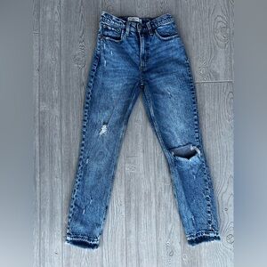 Abercrombie and Fitch The Mom High Rise Jean Size 0L or 25L Long Distressed